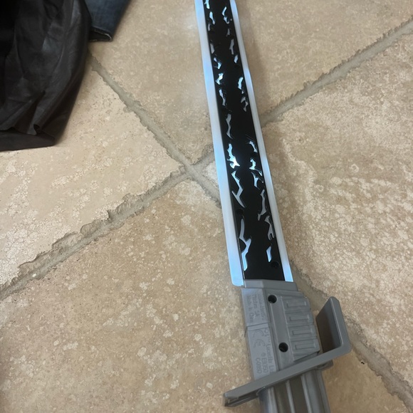 Disney Star Wars The Mandalorian costume and sword - Picture 5 of 9